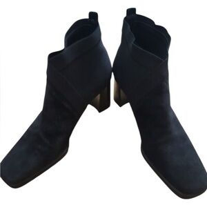 Stuart Weitzman Black Chelsea Suede Ankle Boots size 8